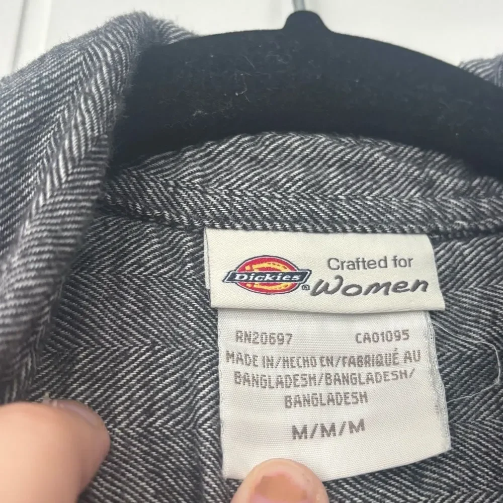 Dickies excellent size